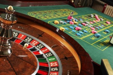Platform dashboard showing live game lobbies and payment options